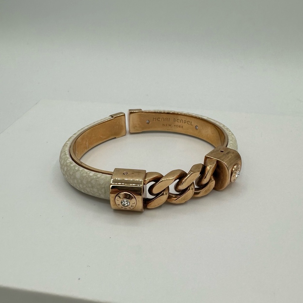 Henri Bendel Cream Embossed Stingray Gold Tone Chain Link Cuff Bracelet